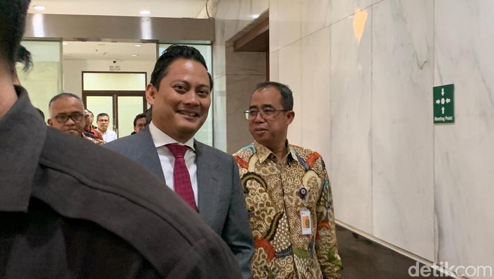 Pengunduran Diri Thomas Djiwandono dari Gerindra: Apakah Ada Hubungan dengan Jabatan Barunya?