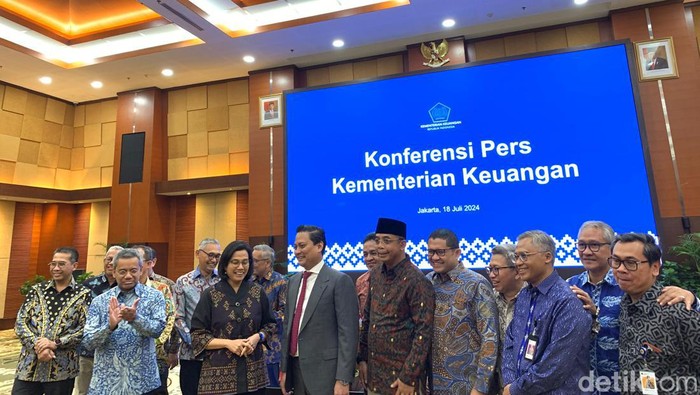 Thomas Djiwandono sambangi Kementerian Keuangan