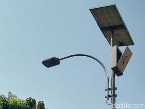 Pemprov Jabar Pasang 400 Titik PJU Baru di Jalur Mudik Garut