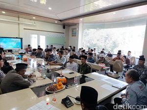 Ratusan Ulama Pangandaran Kompak Bayar Pajak