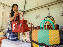 Wow! Barang-barang Daur Ulang Keren Mejeng di Taman Menteng