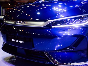 Pajak Tahunan BYD M6 vs Toyota Avanza, Bedanya Lumayan Jauh