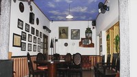 Melipir ke Waroeng Omah Sejarah Soeroboyo (WOSS), pengunjung yang makan di sini akan diajak nostalgia di kediaman Roeslan Abdulgani yaitu politikus ternama di era 50an. Foto: Site Culinary/Site News