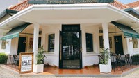 Resto dan kace Sansekerta memang tempat makan modern. Resto ini berdiri di bangunan kolonial Belanda yang dijaga keasliannya. Foto: Site Culinary/Site News