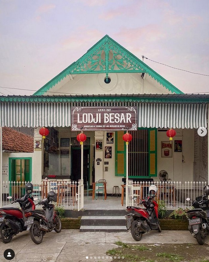 10 Tempat Makan yang Berlokasi di Bangunan Bersejarah Surabaya 10 Tempat Makan yang Berlokasi di Bangunan Bersejarah Surabaya