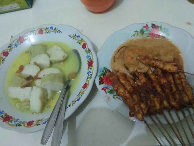 5 Tempat Makan Sate Ayam dengan Rating Tinggi di Jakarta