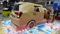 Tentu saja ini bukan mobil untuk dikendarai, tetapi hanya replika yang dirakit menyerupai Daihatsu Sigra.   