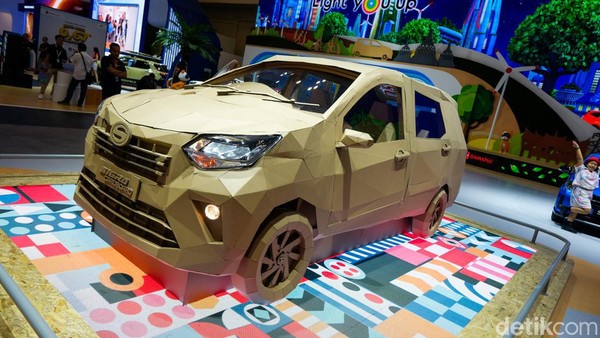 Ada Daihatsu Sigra dari Kardus di GIIAS 2024, Penasaran?