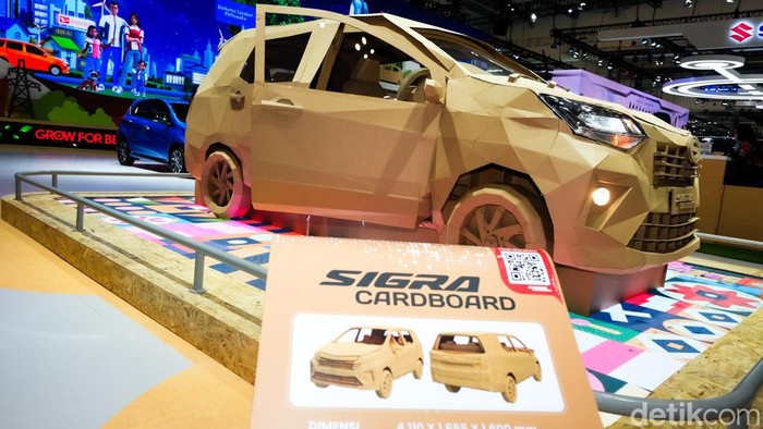 Ada Daihatsu Sigra dari Kardus di GIIAS 2024, Penasaran? Daihatsu Sigra Cardboard dipamerkan dalam ajang GIIAS 2024 di ICE BSD City, Tangerang. Bodi mobil ini berbahan dasar kardus.