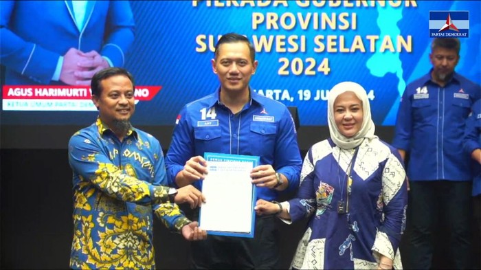 Andi Sudirman Sulaiman menerima rekomendasi dari DPP Demoktar untuk Pilgub Sulsel 2024. (dok. istimewa)