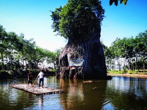 Wisata Gumuk Pecah yang Mirip Arena Mobile Legends Ada di Jember