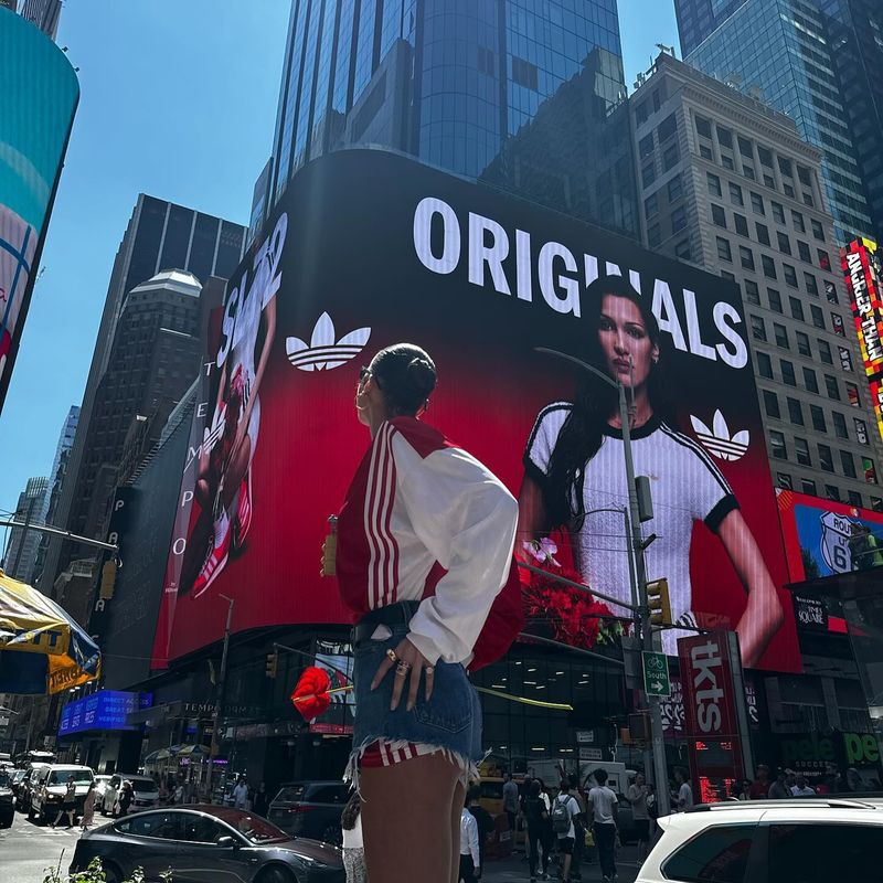 Bella Hadid Jadi Model Adidas