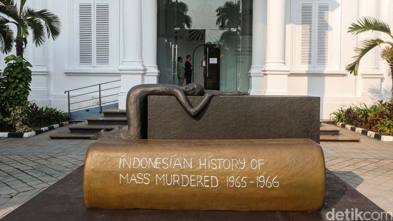 Pameran seni rupa bertajuk 'Patung dan Aktivisme: Dolorosa Sinaga & Budi Santoso' digelar di Galeri Nasional, Jumat (19/7/2024).