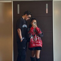 Selain dikenal sebagai suami Jennifer Coppen, Dali juga merupakan seorang atlet surfing dan model. Dali tergabung dalam Castaway Model Management. Foto: Instagram/@dali.wassink