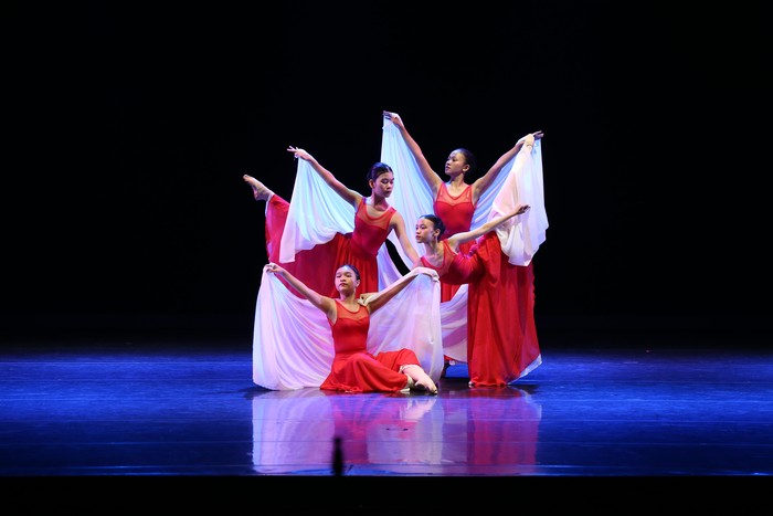 EKI Dance Company menggelar pertunjukan Dance for All di Gedung Kesenian Jakarta (GKJ), Pasar Baru, Jakarta Pusat. EKI Dance Company menggelar pertunjukan Dance for All di Gedung Kesenian Jakarta (GKJ), Pasar Baru, Jakarta Pusat.