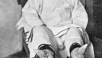 Seorang Wanita Cina Yang Kakinya Diikat Sejak Kecil. Foto Dari Akhir 1800-an Foto: via Boredpanda