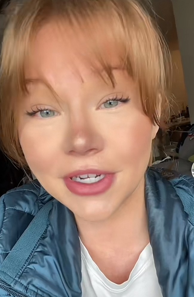 Dalam sebuah video TikTok, Krystn mengungkapkan bahwa setiap kali ia berbicara tentang trik yang digunakannya untuk menghilangkan kerutan, ia sering kali dikritik karena dianggap masih terlalu muda untuk membicarakan kerutan. Foto: Dok. TikTok Krystn Walmsley