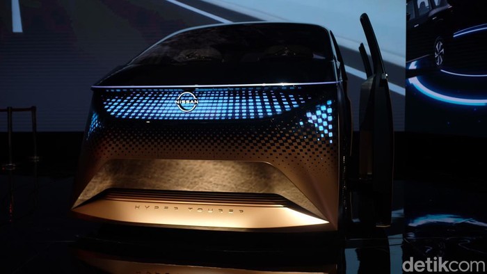 Nissan memboyong mobil konsep Hyper Tourer di GIIAS 2024. Nissan Hyper Tourer hadir untuk pencinta mobil mewah dengan mobilitas padat.