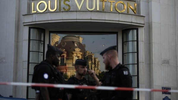 Polisi Paris Ditikam Saat Kondisi Siaga Keamanan Jelang Olimpiade
