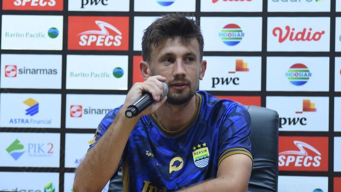 Gelandang bertahan Persib, Mateo Kocijan.