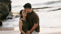 Gritte Agatha dan Arif Hidayat tidak sabar menanti kehadiran anak pertamanya. Foto: Instagraam/@gritteagathaa
