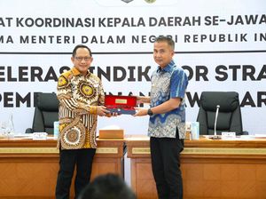 Pacu Geliat Swasta di Jabar, Mendagri Minta Birokrasi Dibuat Tak Berbelit