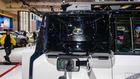 Mobil off-road listrik ini memiliki panjang 4.338 mm dan tinggi 1.855 mm, dengan ground clearance 223 mm bila tanpa muatan, dan 195 mm dengan muatan.  
