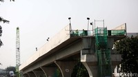 LRT fase 1B ini ditargetkan akan membawa 80 ribu penumpang per hari secara bertahap.  