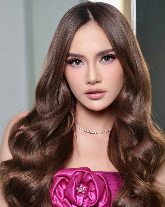 Penyanyi Mahalini Raharja tengah jadi sorotan karena diduga menjalani operasi hidung. Penampilan terbaru istri Rizky Febian itu pun jadi sorotan. Foto: Instagram/@dhirmanputra