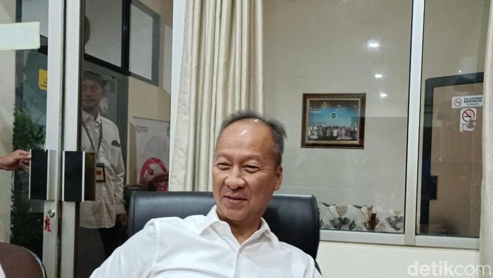 Menteri Perindustrian Agus Gumiwang Kartasasmita