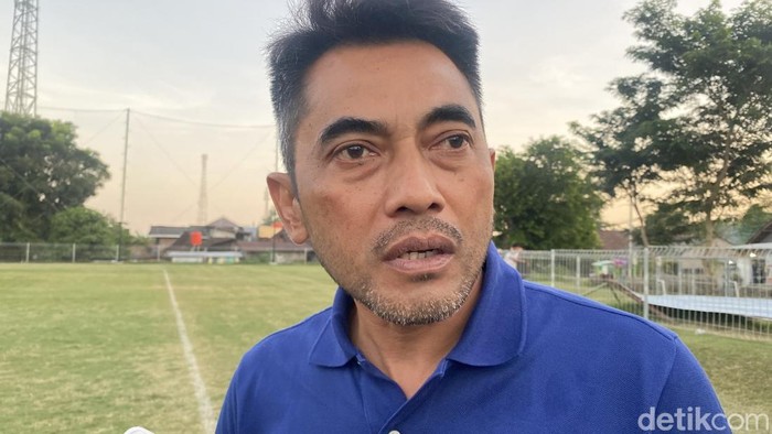 Pelatih PSIM Jogja, Seto Nurdiantoro saat ditemui di Lapangan Purwobinangun, Sleman, Jumat (19/7/2024).