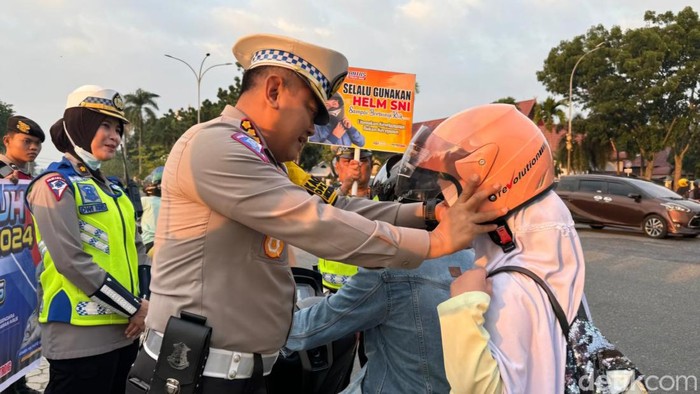 Polisi saat Operasi Patuh Lancang Kuning. (Raja Adil Siregar/detikSumut)