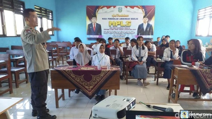 Polres Probolinggo beri edukasi bahaya narkoba pada pelajar saat MPLS