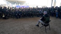 Di Rafah, warga mengatakan tank-tank Israel maju lebih dalam di sisi barat kota dan mengambil posisi di puncak bukit di sana. Militer Israel mengatakan pasukannya menemukan beberapa terowongan dan membunuh beberapa pria bersenjata. 