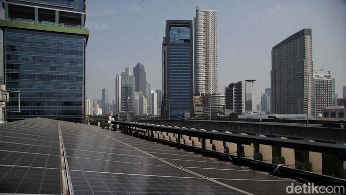 Pemerintah Indonesia menargetkan bauran energi baru terbarukan atau EBT mencapai 23 persen pada 2025. Meski sulit upaya untuk itu terus dikejar.