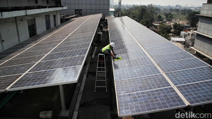 Pemerintah Indonesia menargetkan bauran energi baru terbarukan atau EBT mencapai 23 persen pada 2025. Meski sulit upaya untuk itu terus dikejar.
