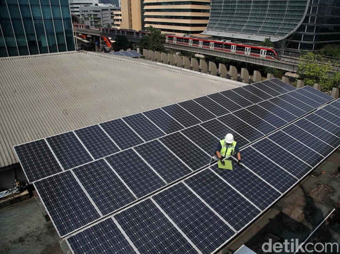 Pemerintah Indonesia menargetkan bauran energi baru terbarukan atau EBT mencapai 23 persen pada 2025. Meski sulit upaya untuk itu terus dikejar.