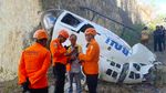Penampakan Heli Wisata Jatuh Akibat Tali Layangan di Bali
