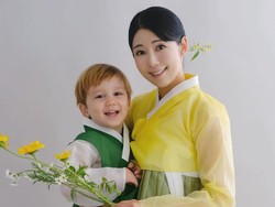 Artis Lahirkan Bayi Tanpa Pasangan Pakai Donor Sperma, Pamer Foto Keluarga