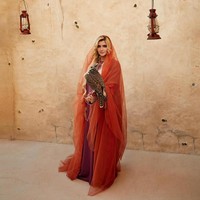 Hal tersebut menjadi sorotan netizen terlebih Sheikha Mahra diketahui belum lama menikah dengan suaminya, Sheikh Mana bin Mohammed bin Rashid bin Mana Al Maktoum yang juga anggota keluarga penguasa Dubai.  Foto: Instagram @hhshmahra