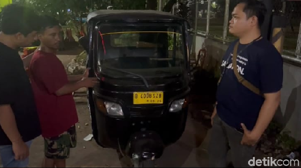 Sindikat 'pemutilasi' bajaj wara-wiri mencari target pakai bajaj hitam yang juga hasil curian.