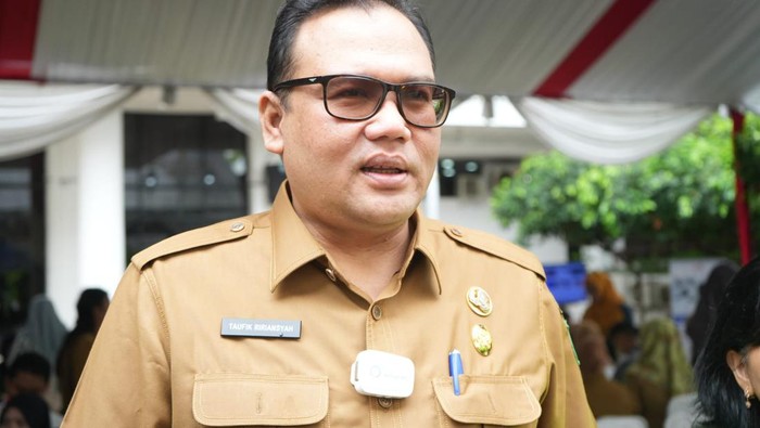 Taufik Ririansyah yang dinonaktifkan sementara dari jabatan Kepala Dinas Kesehatan Medan