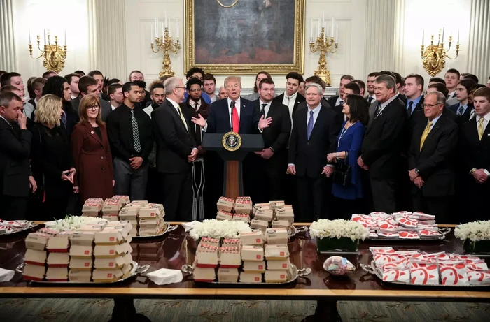 TikToker Nekat Seharian Tiru Pola Makan Donald Trump