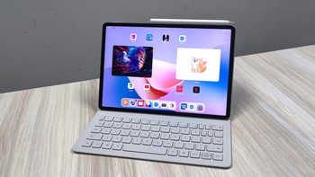 Tablet ini dilengkapi dengan PC-Level WPS Office 2.0 yang menghadirkan antarmuka dan tata letak ala laptop. Perangkat ini mendukung keyboard case, bluetooth mouse, dan Huawei pencil juga. Tablet ini bisa buka dua tab layar, misalnya buka YouTube sambil kerja dengan membuka WPS Office. Foto: Rizqy Nur Amalia/detikINET