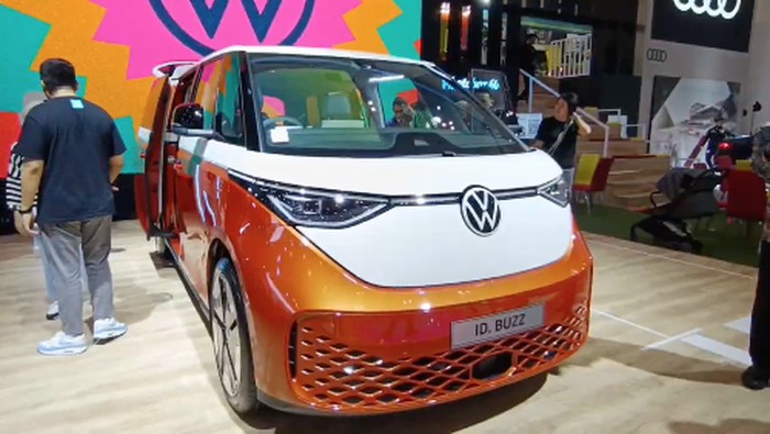 VW Combi Listrik ID. Buzz Melantai di GIIAS 2024, Dijual Rp 1,3 Miliar