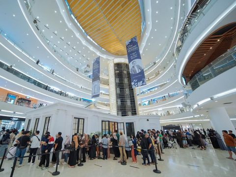 Sebuah pameran yang menunjukkan Kemegahan 'The House Within' karya Lifetime Design ada di tengah atrium utama pusat perbelanjaan Senayan City, Jakarta. Ada apa sih?