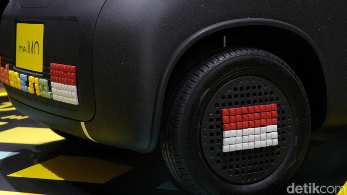 Dalam GIIAS 2024, PT Astra Daihatsu Motor (ADM) mengusung tema Grow For Better Tomorrow. Senada dengan tema itu, Daihatsu memamerkan mobil listrik konsep me:Mo.