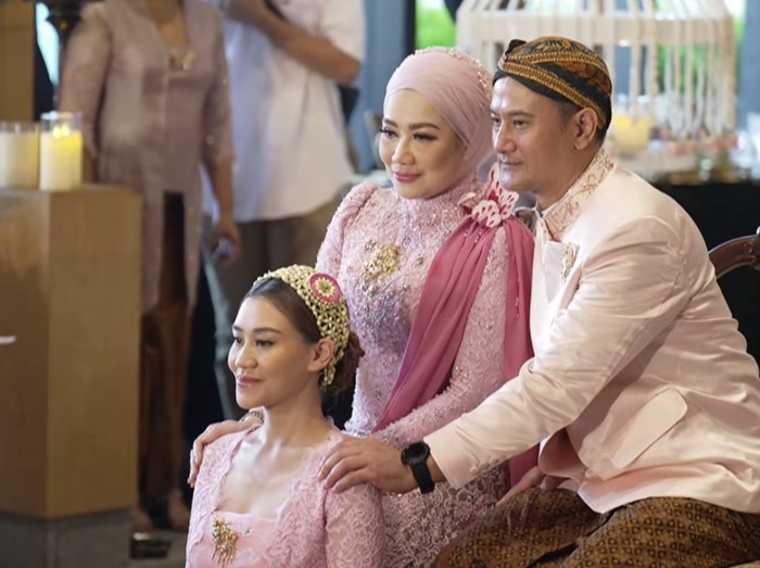 Aaliyah Massaid Momen siraman Aaliyah Massaid