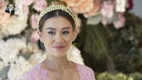 Senyum Aaliyah terlihat manis jelang siraman. Foto: dok. Channel YouTube Thariq Halilintar