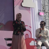 Dalam kesempatan yang sama, Atalia juga bicara soal remaja muda yang melewati masa pubertas dan tantangan globalisasi saat ini. Menurutnya, mereka harus jadi karakter yang tangguh dan menjadi panutan. Foto: Septian Bima Bagaskara/DetikJabar